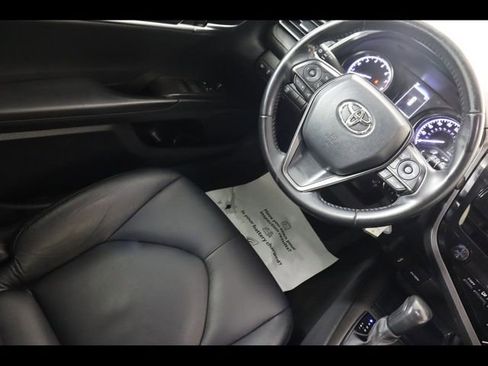 Used 2021 Toyota Camry SE image 16