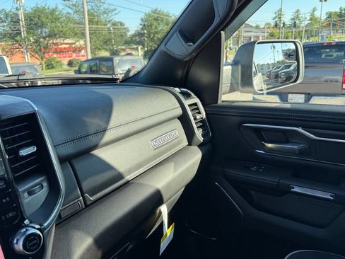 Used 2025 RAM 1500 Laramie w/ Sport Appearance Package AWD/4WD image 23