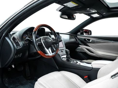 Used 2019 INFINITI Q60 3.0t Luxe RWD image 14