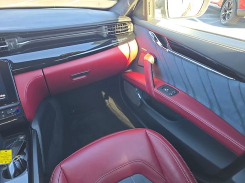 Used 2018 Maserati Quattroporte S GranLusso image 12