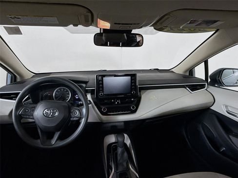 Used 2021 Toyota Corolla LE image 21