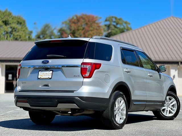 Used 2019 Ford Explorer XLT w/ Equipment Group 202A AWD/4WD image 7