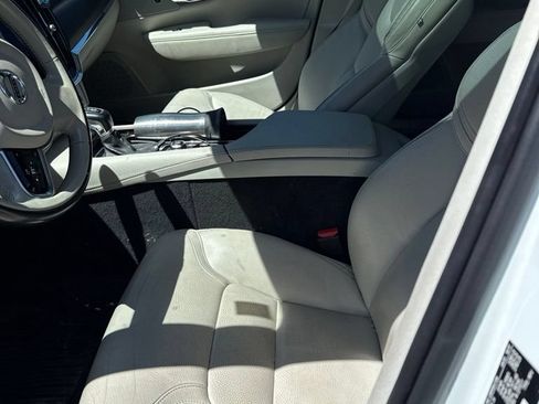 Used 2018 Volvo V90 T5 Cross Country w/ Convenience Package AWD/4WD image 4