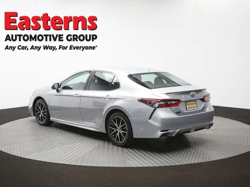 Used 2021 Toyota Camry SE w/ Carpet Mat Package (TMS) FWD image 63