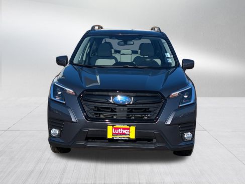 Used 2023 Subaru Forester Premium image 2