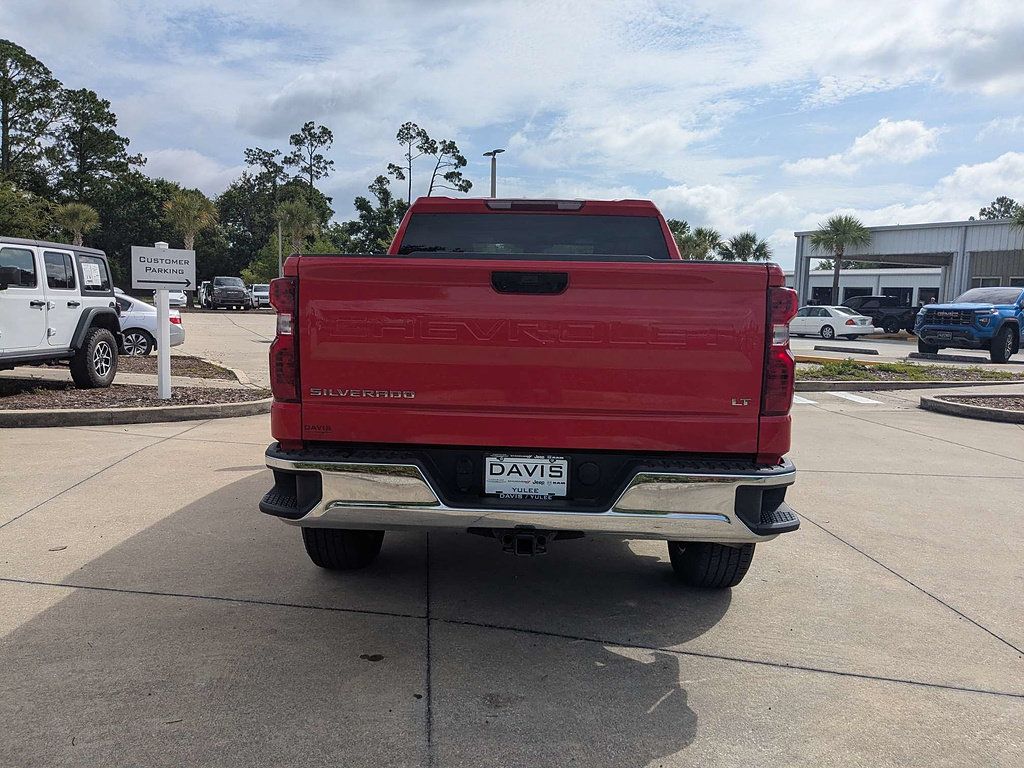 Used 2024 Chevrolet Silverado 1500 LT AWD/4WD image 4