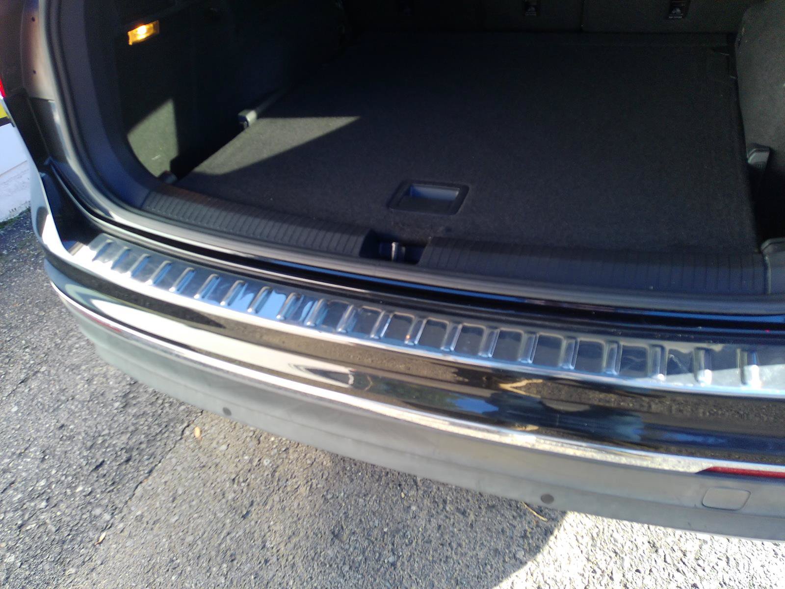 Used 2021 Volkswagen Tiguan SEL AWD/4WD image 43
