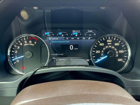 Used 2018 Ford F150 Lariat w/ Trailer Tow Package image 26