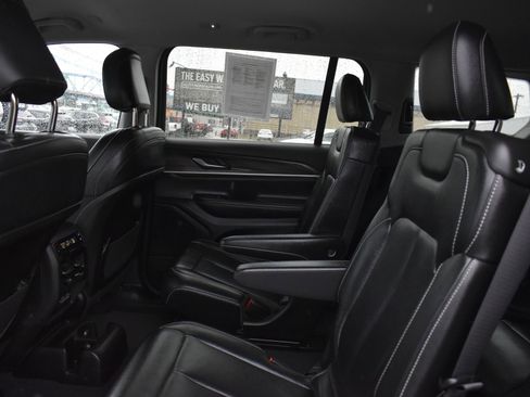 Used 2023 Jeep Grand Cherokee L Limited image 16