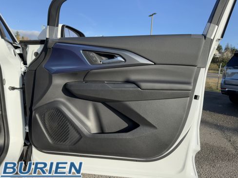 New 2026 Chevrolet Equinox EV LT image 17