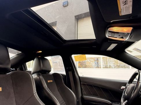 Used 2018 Dodge Charger R/T image 33