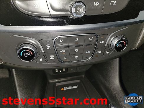 Used 2022 Chevrolet Traverse LT image 15