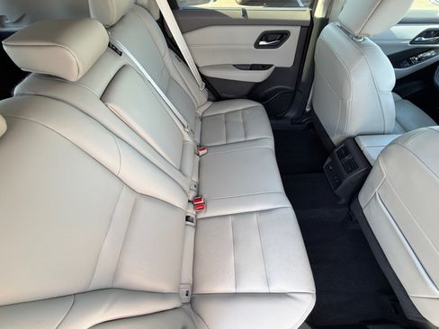 Used 2023 Nissan Rogue SL w/ SL Premium Package FWD image 12
