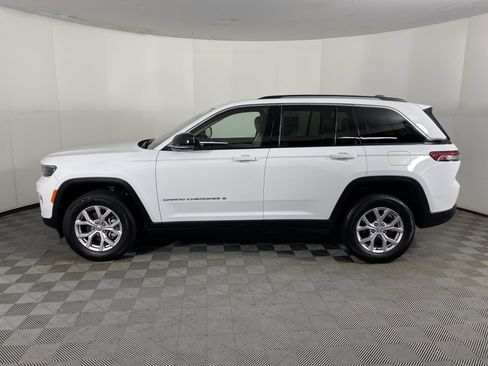Used 2022 Jeep Grand Cherokee Limited image 12