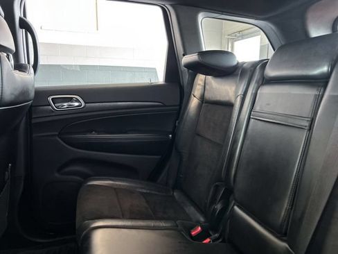 Used 2018 Jeep Grand Cherokee Altitude AWD/4WD image 17