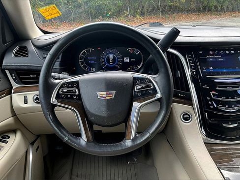 Certified 2020 Cadillac Escalade Luxury image 9