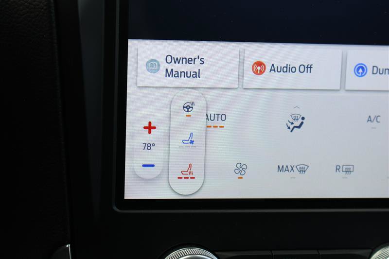 Used 2022 Ford Edge Titanium w/ Equipment Group 301A AWD/4WD image 17