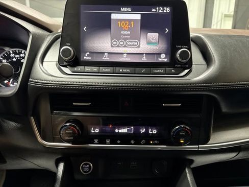 Used 2023 Nissan Rogue SV AWD/4WD image 10