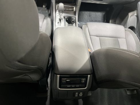 Used 2024 Subaru Ascent Premium w/ Convenience Package AWD/4WD image 20