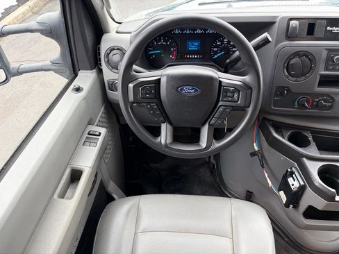 Used 2023 Ford E-450 and Econoline 450 Super Duty w/ Power Windows & Locks Group image 37