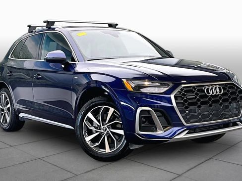 Certified 2023 Audi Q5 2.0T Premium w/ Convenience Package AWD/4WD image 3