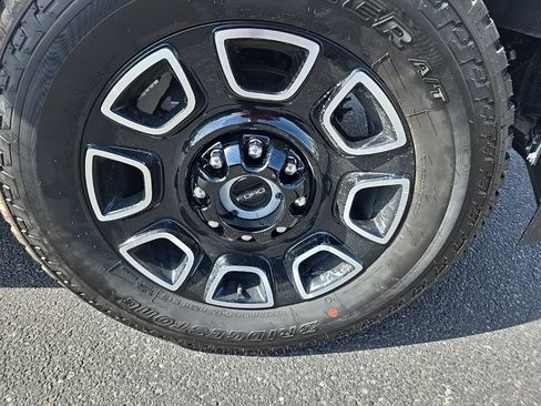 New 2025 Ford F250 Platinum image 37