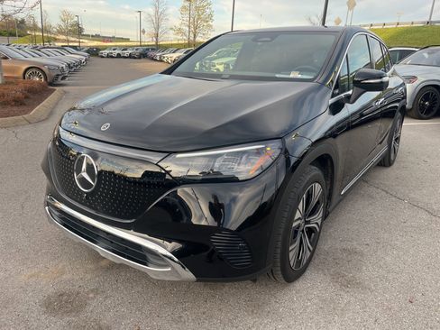 Used 2023 Mercedes-Benz EQE 350+ 4MATIC SUV image 4