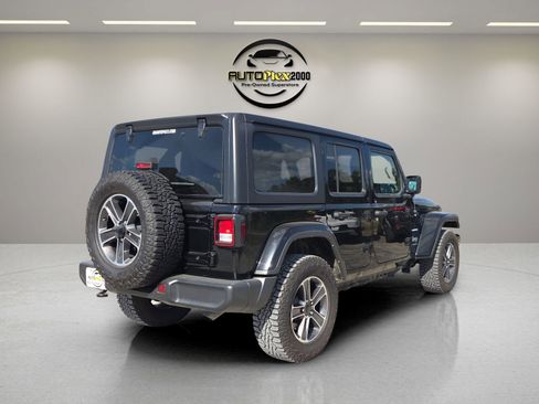Used 2023 Jeep Wrangler Sahara w/ Cold Weather Group image 7