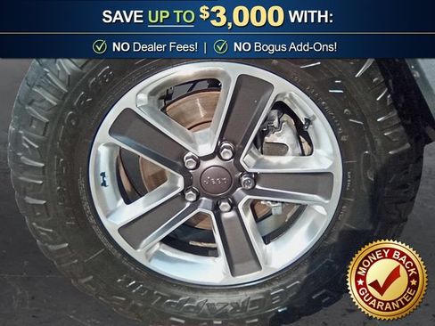Used 2018 Jeep Wrangler Unlimited Sahara AWD/4WD image 13