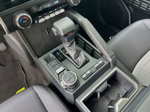 Certified 2024 Toyota Tacoma TRD Off-Road AWD/4WD image 16