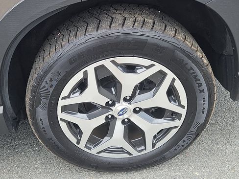 Used 2024 Subaru Forester Premium AWD/4WD image 8
