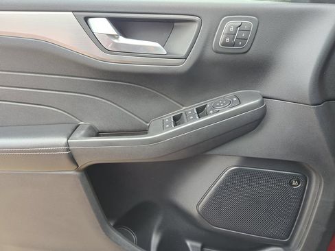 Used 2021 Ford Escape Titanium AWD/4WD image 18
