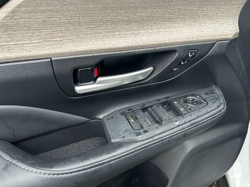 Used 2025 Toyota Grand Highlander AWD image 23