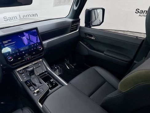Used 2024 Lexus GX 550 image 25
