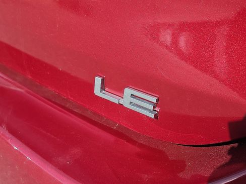 Used 2024 Toyota Highlander LE image 8