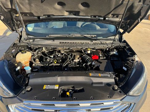 Used 2019 Ford Edge SEL image 16