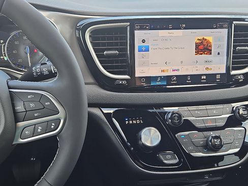 New 2026 Chrysler Voyager LX image 8