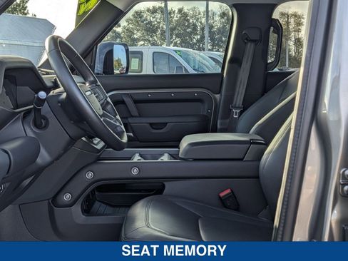 Used 2025 Land Rover Defender 110 S image 20