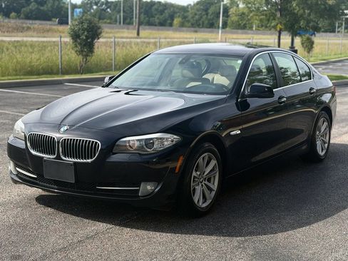 Used 2011 BMW 528i Sedan RWD image 4