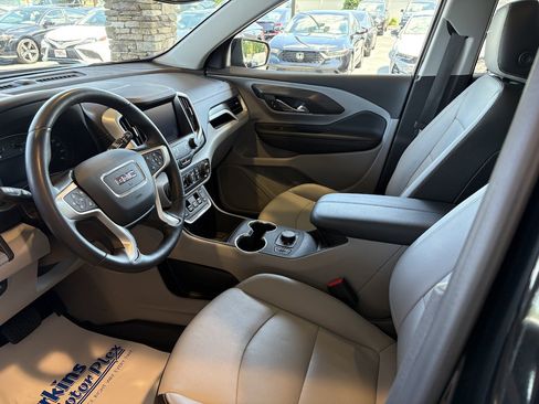 Used 2020 GMC Terrain SLT w/ Preferred Package FWD image 2