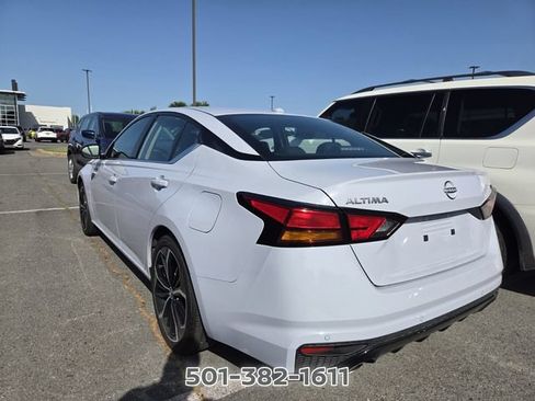 Used 2025 Nissan Altima 2.5 SR FWD image 2