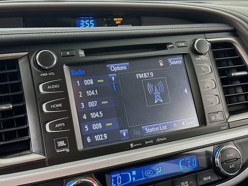 Used 2019 Toyota Highlander Limited AWD/4WD image 10