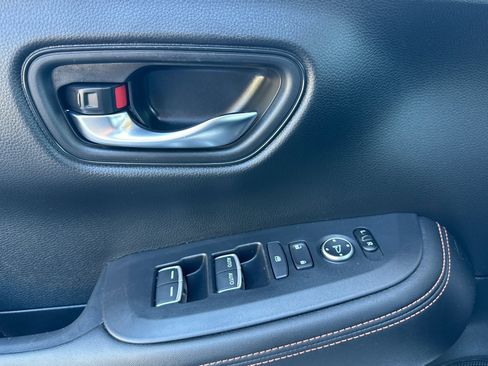 Used 2023 Honda HR-V Sport image 11