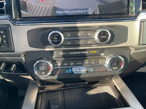 Certified 2022 Ford F250 Lariat w/ Black Appearance Pkg AWD/4WD image 17