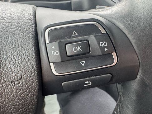 Used 2012 Volkswagen Tiguan S image 18