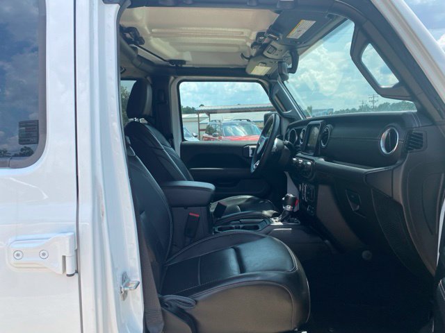 Used 2023 Jeep Wrangler Unlimited Sahara w/ Cold Weather Group AWD/4WD image 15