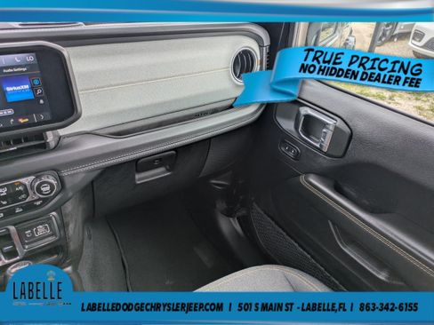 Used 2025 Jeep Wrangler Unlimited Sahara w/ Safety Group AWD/4WD image 16