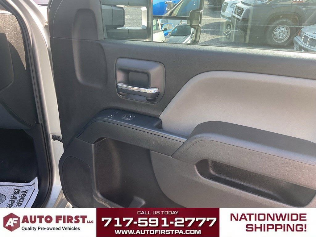 Used 2017 GMC Sierra 3500 4x4 Crew Cab image 22