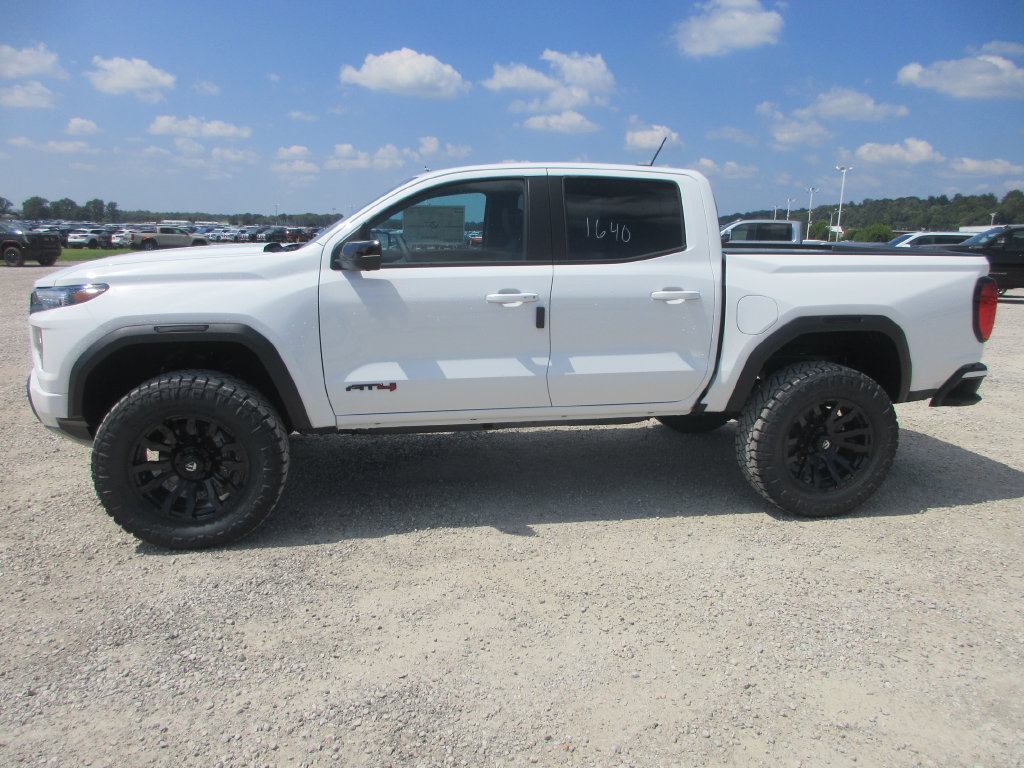 New 2026 GMC Canyon AT4 w/ Technology Plus Package AWD/4WD image 9