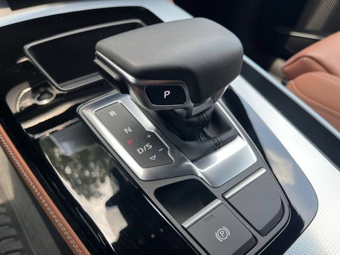Used 2025 Audi Q5 Prestige AWD/4WD image 44